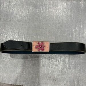 [L44”]Vera Pelle Black Leather Snap Belt with Pink Beaded Flower Buckle
